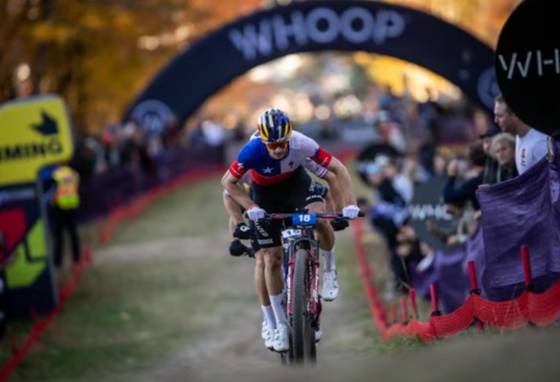 2026 WHOOP UCI 마운틴바이크 월드시리즈를 앞두고 연습하는 선수들