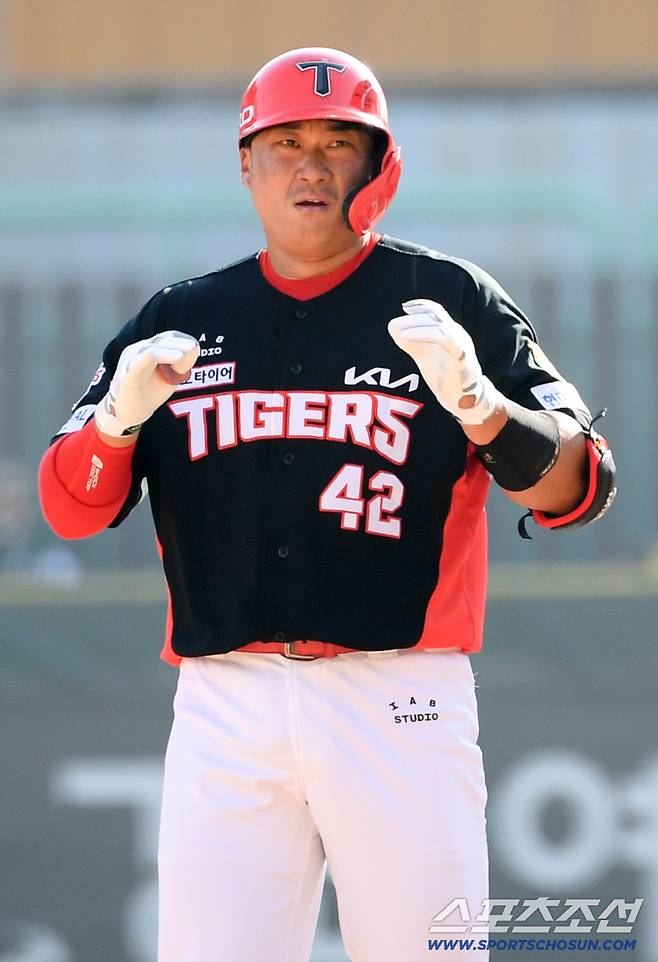 28일 인천 SSG랜더스필드에서 열린 SSG와 KIA의 경기. KIA 김태군이 안타를 날린 뒤 기뻐하고 있다. 인천=박재만 기자 pjm@sportschosun.com/2026.03.28/