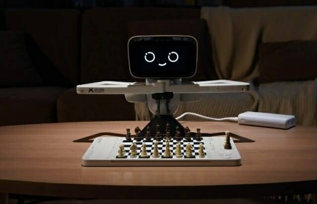 AI 기반 로봇 체스 코치가 소셜 크라우드 펀딩 플랫폼 킥스타터에 등장했다. (사진=센스로봇)