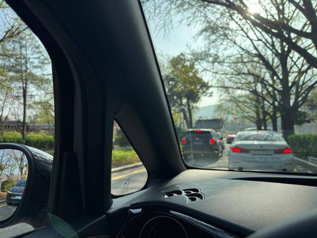 BYD 돌핀의 쿼터글라스. 오지혜 기자
