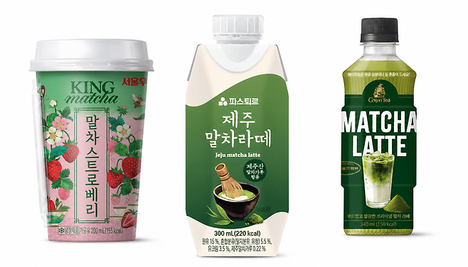 왼쪽부터 서울우유 ‘킹 말차 스트로베리’, 롯데웰푸드 ‘파스퇴르 제주말차라떼’, 롯데칠성음료 ‘실론티 말차 라떼’ <각 사 제공>