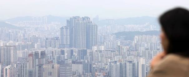 27일 서울 남산에서 바라본 아파트 단지 모습.  뉴시스