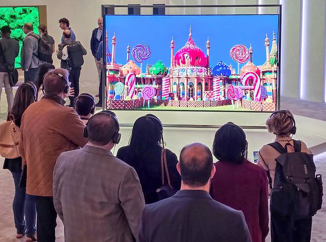 삼성전자가 올 1월 CES 2026에서 공개한 130형 ‘마이크로 RGB’ TV. [삼성전자 제공]