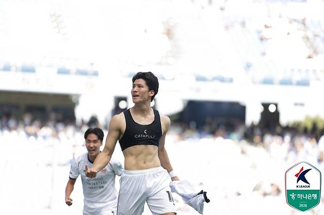 [서울=뉴시스] 프로축구 K리그1 포항스틸러스의 조상혁. (사진=한국프로축구연맹 제공) 2026.05.02. photo@newsis.com *재판매 및 DB 금지