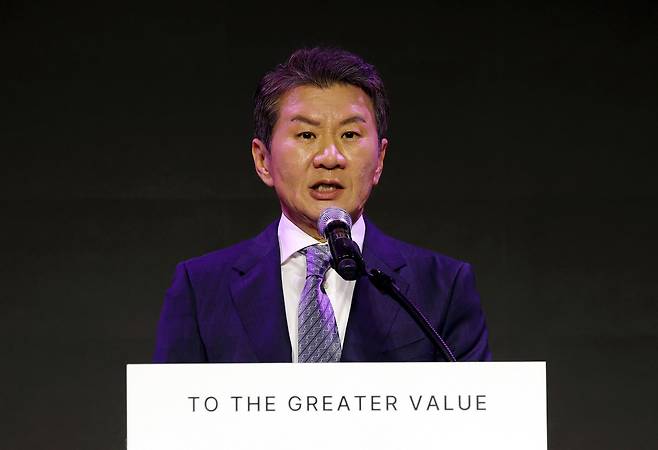 정몽규 HDC 회장이 지난달 18일 서울 용산구 서울드래곤시티에서 열린 HDC그룹 창립 50주년 기념식에서 기념사하고 있다. 뉴시스