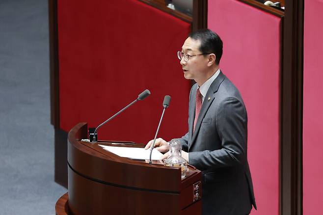 28일 국회에서 열린 4월 임시국회 8차 본회의에서 외교통일위원회 야당 간사인 국민의힘 김건 의원이 5분 자유발언을 하고 있다.ⓒ연합뉴스