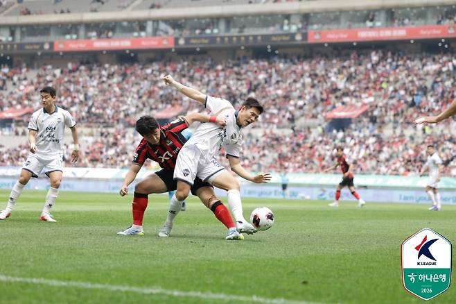 K리그1 김천 상무와 FC서울의 경기 장면 [한국프로축구연맹 제공. 재판매 및 DB 금지]
