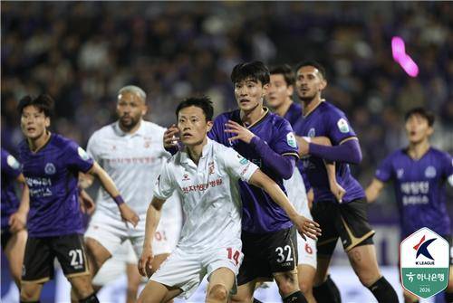 부천FC와 FC안양의 경기 장면 [한국프로축구연맹 제공. 재판매 및 DB 금지]