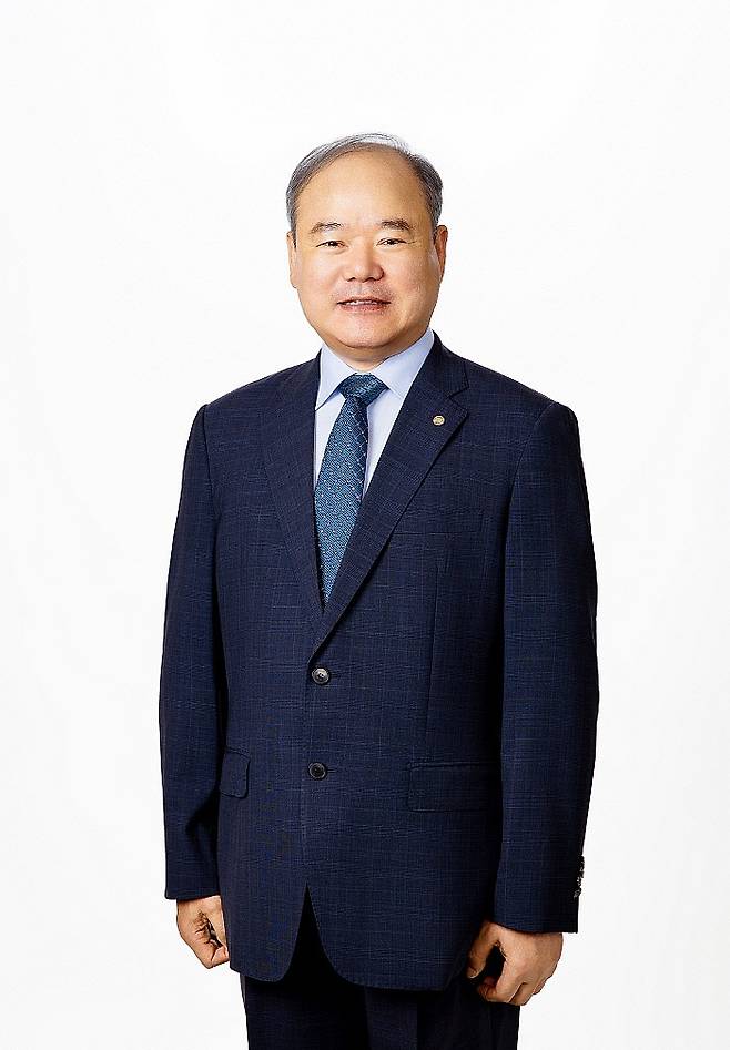 최대욱.
