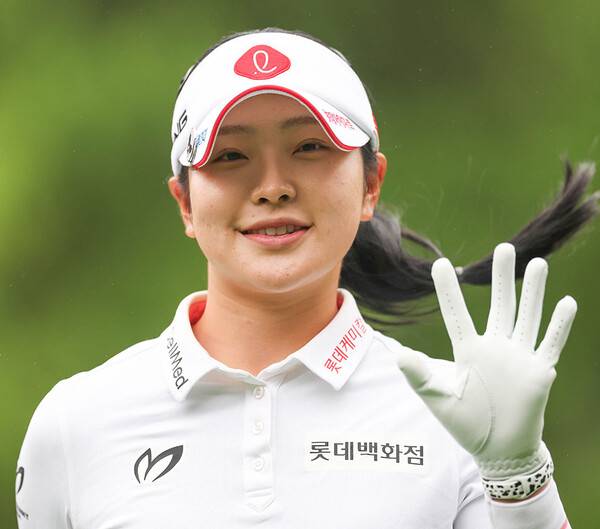2026년 한국여자프로골프(KLPGA) 투어 신설 대회인 제1회 DB 위민스 챔피언십 우승을 차지한 유현조 프로가 최종라운드에서 경기하는 모습이다. 사진제공=KLPGA (사진을 무단으로 사용하지 마십시오.)