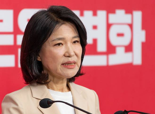 이진숙 전 방송통신위원장이 1일 서울 여의도 국민의힘 중앙당사에서 6·3 재보선 대구 달성군 선거구 공천 면접을 마친 뒤 취재진 질문에 답하고 있다. 연합뉴스
