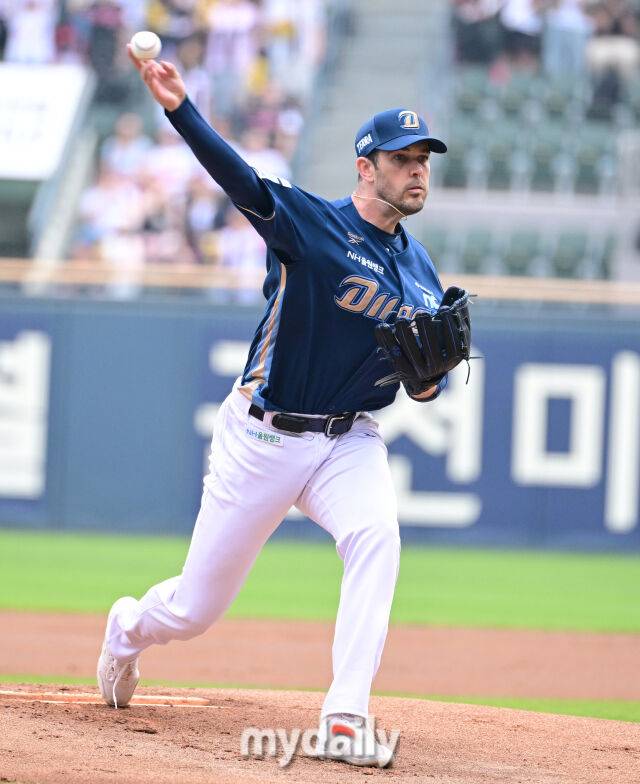 NC 선발투수 버하겐이 2일 오후 서울 잠실구장에서 열린 '2026 신한 SOL KBO리그' LG 트윈스와 경기서 역투하고 있다./잠실=유진형기자