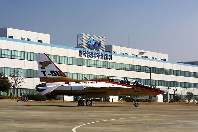 T-50 훈련기가 경남 사천 한국항공우주산업(KAI) 앞에 놓여있다. 세계일보 자료사진