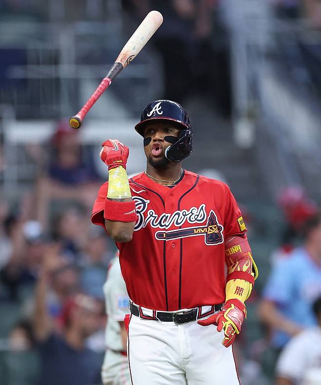 ATLANTA, GEORGIA - APRIL 24: Ronald Acuna Jr. #13 of the Atlanta Braves reacts after hitting a two-run homer in the third inning against the Philadelphia Phillies at Truist Park on April 24, 2026 in Atlanta, Georgia. Kevin C. Cox/Getty Images/AFP (Photo by Kevin C. Cox / GETTY IMAGES NORTH AMERICA / Getty Images via AFP)
<저작권자(c) 연합뉴스, 무단 전재-재배포, AI 학습 및 활용 금지>
