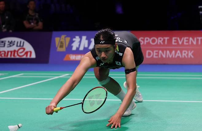 (260503) -- HORSENS, May 3, 2026 (Xinhua) -- An Se Young of South Korea hits a return in the singles match against Wang Zhiyi of China during the finals between China and South Korea at the BWF Uber Cup badminton women's team championship in Horsens, Denmark, on May 3, 2026. (Xinhua/Wu Huiwo)







<저작권자(c) 연합뉴스, 무단 전재-재배포, AI 학습 및 활용 금지>