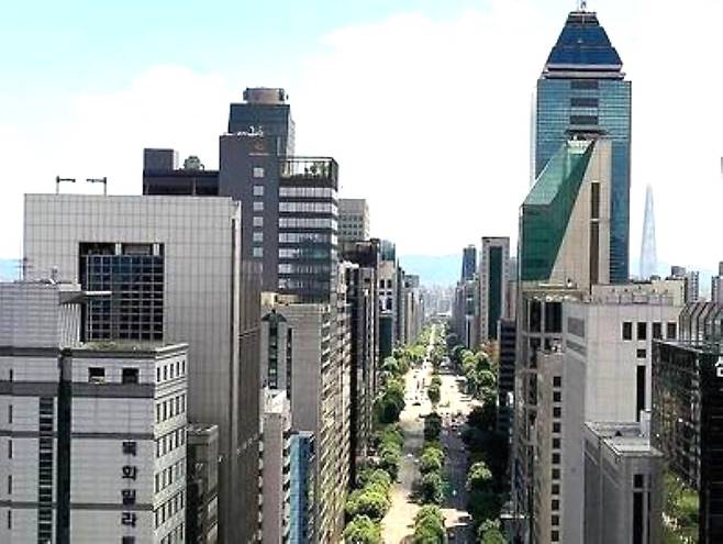 빌딩 투자자들의 꿈이 몰려 있는 서울 강남의 테헤란로 빌딩 숲./조선일보 DB