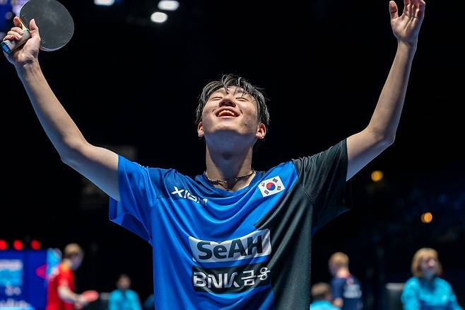 3일 영국에서 열린 2026 단체전 세계탁구선수권대회에서 중국 격파 선봉에 선 오준성. 홀로 2승을 거뒀다. [신화=연합뉴스]