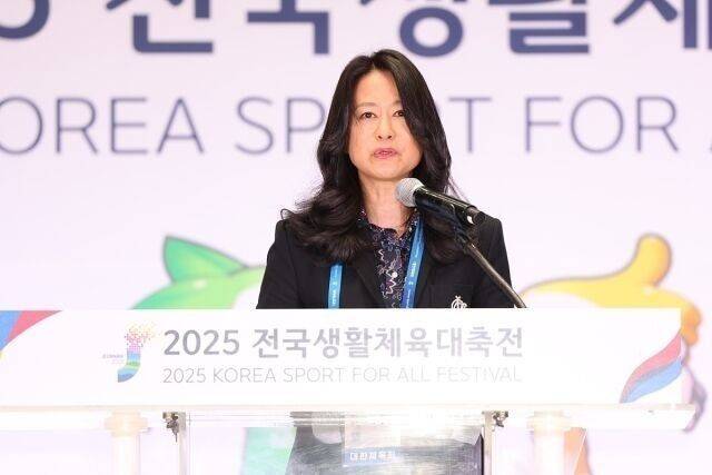 김나미 대한체육회 사무총장이 4일 사임 의사를 밝혔다. 김나미 대한체육회 사무총장이 2025 전국생활체육대축전 폐막을 알리고 있다. /대한체육회 제공