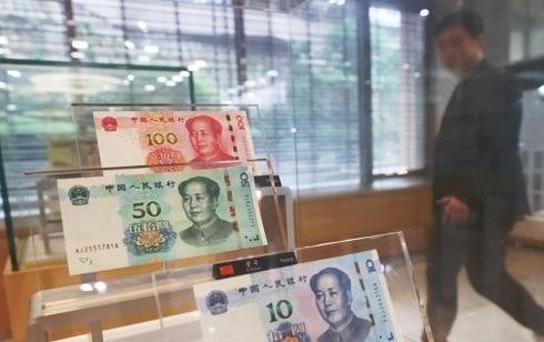  러시아에 더해 이란까지 중국 위안화를 결제 수단으로 사용하면서 무역 거래에서의 위안화 결제가 크게 증가한 것으로 나타났다. ©연합뉴스