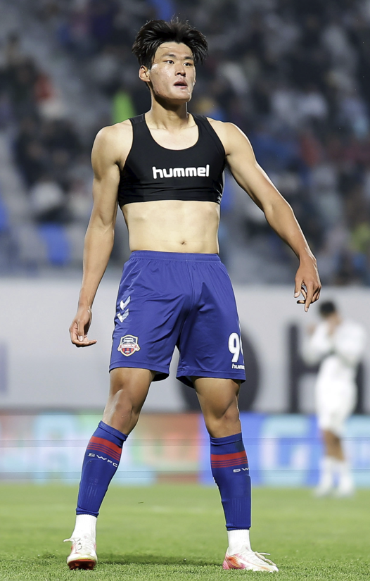 하정우가 3일 수원 삼성전에서 3-1로 달아나는 골을 넣은 뒤 세리머니하고 있다. 프로축구연맹