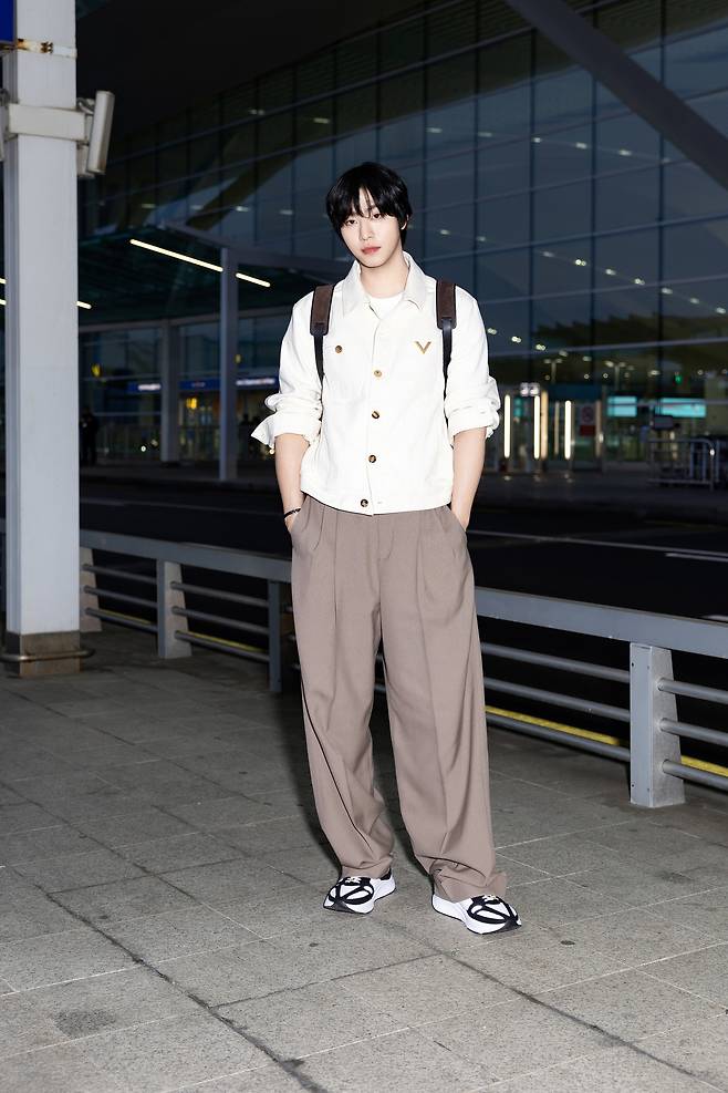 미국 뉴욕으로 출국 중인 배우 안효섭. 발렌티노 제공