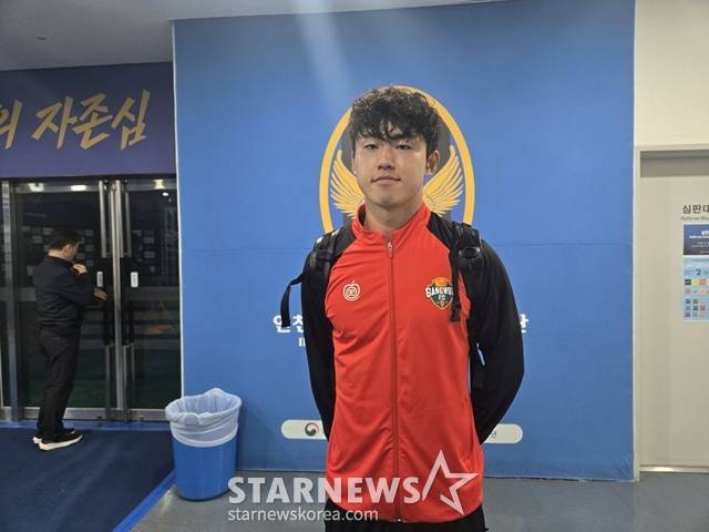 인천전에서 만난 이기혁. /사진=한국프로축구연맹 제공