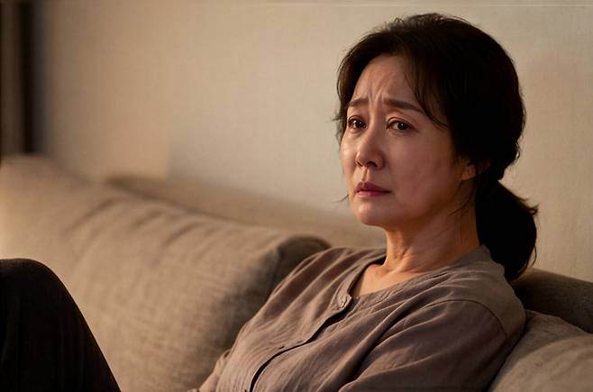 어버이날을 맞아 부모의 건강을 돌아볼 때 특히 주목해야 할 부분은 갱년기다. 여성 호르몬 감소로 인해 안면 홍조, 수면 장애, 감정 기복, 관절 통증 등 다양한 증상이 나타난다. /게티이미지뱅크