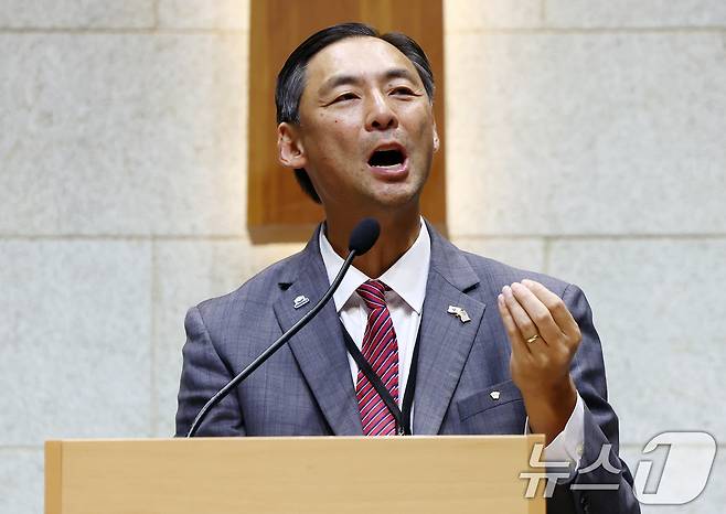 모스탄 미국 리버티대 교수(전 미국 국무부 국제사법 대사)가 서울 은평구 은평제일교회에서 열린 모스탄 전 대사 초청 간증 집회에서 설교하고 있다. 2025.7.17 ⓒ 뉴스1 김민지 기자