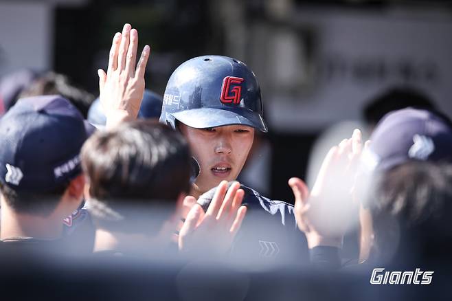롯데 자이언츠가 5연승에 실패했다. 스프링캠프 기간 불법 오락실 출입이 드러나 출장 정지 징계(30경기)를 받은 선수(나승엽·고승민)을 콜업해 5연승을 노렸지만 석패했다. 사진=롯데 자이언츠