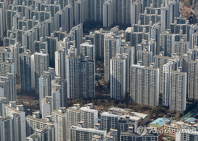 롯데월드타워 전망대에서 바라본 서울 아파트. [연합뉴스]
