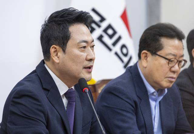 ▲국민의힘 장동혁 대표가 5일 국회에서 열린 기자간담회에서 여권이 추진중인 '검찰 조작기소' 특검 관련해 비판하고 있다. ⓒ연합뉴스