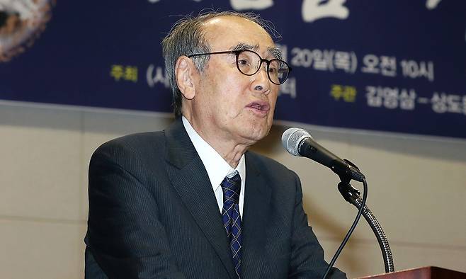 이홍구 전 국무총리가 5일 별세했다. 사진은 이홍구 전 국무총리가 2019년 6월20일 서울 동작구 김영삼도서관에서 열린 '김영삼-상도동 50주년 기념식'에서 축사를 하는 모습. 뉴스1
