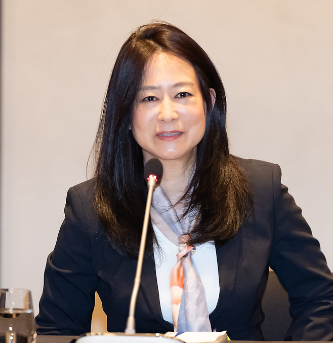 불의의 사고로 의식 불명에 빠진 중학교 복싱선수 가족에 막말을 해 논란을 일으킨 김나미 대한체육회 사무총장이 사임했다. 뉴시스