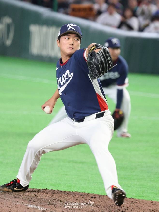 고우석이 지난 3월 7일 도쿄돔에서 열린 2026 WBC 도쿄POOL 일본과 조별리그에서 6회초 등판해 역투를 펼치고 있다. /사진=강영조 선임기자