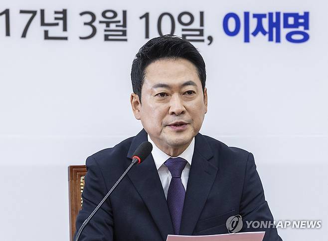 국민의힘 장동혁 대표, 검찰 조작기소 특검 추진 강력 비판 (서울=연합뉴스) 황광모 기자 = 국민의힘 장동혁 대표가 5일 국회에서 열린 기자간담회에서 여권이 추진중인 '검찰 조작기소' 특검 관련해 강력히 비판하고 있다. 2026.5.5 hkmpooh@yna.co.kr
