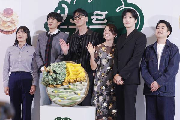 6일 오전 서울 명동 커뮤니티하우스 마실에서 열린 쿠팡플레이 '봉주르빵집' 제작발표회에 참석한 주역들 ⓒ이혜영 기자 lhy@hankooki.com