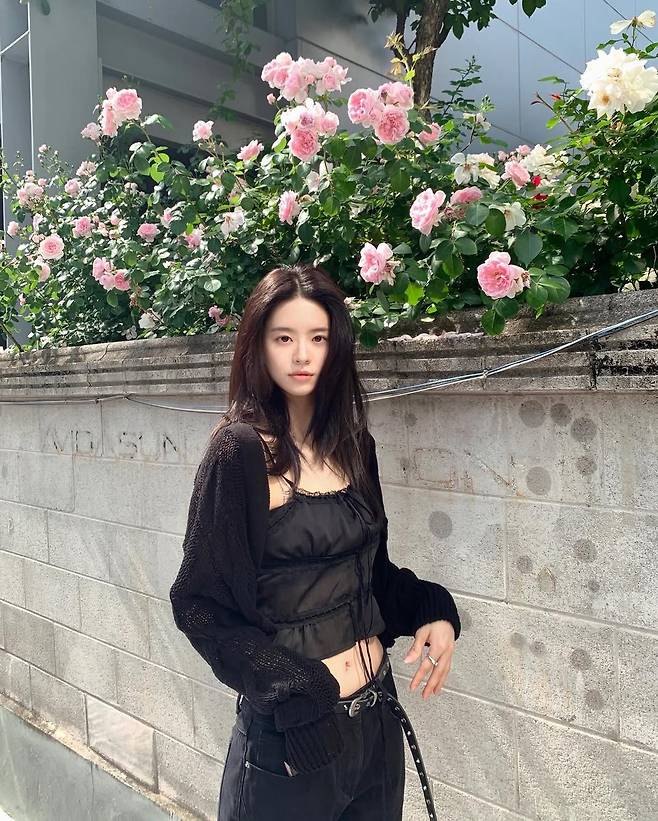 기리고 유세아 역을 맡은 전소영의 여름 데일리룩. 사진 인스타그램 @soyngxo