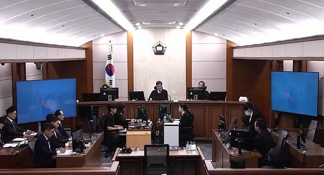 28일 오후 3시 서울고등법원에서 김건희 여사의 자본시장법 위반 등 항소심 선고기일이 열리고 있다. 사진 서울고법