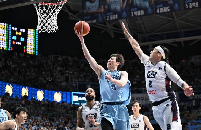 고양 소노의 이정현(왼쪽)이 챔피언결정전 반격의 열쇠를 쥐고 있다. KBL 제공