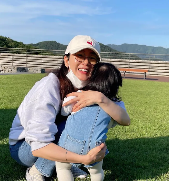 최지우 인스타그램 캡처.