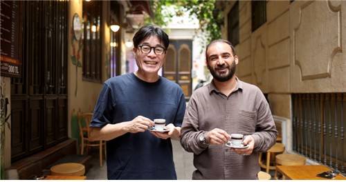 영화 '종교를 품은 잔(盞)-커피, 차 그리고 와인' 속 한 장면 [BBS불교방송 제공. 재판매 및 DB 금지]