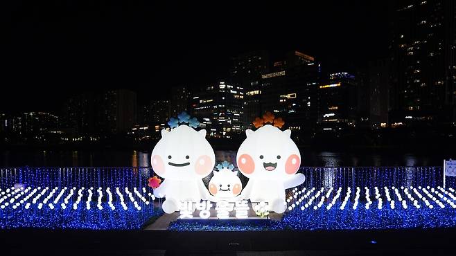 하남시가 미사 호수공원에 조성한 야간 전시공간 빗방울 뜰.