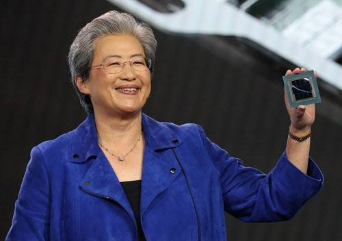 세계 최대 가전·정보기술(IT) 전시회 'CES 2026' 개막을 하루 앞둔 지난 1월 5일(현지시간) 미국 네바다주 라스베이거스 베네시안호텔에서 리사 수 AMD 최고경영자(CEO)가 기조연설 중 차세대 에픽서버 중앙처리장치(CPU) '베니스'를 공개하고 있다.(사진=연합뉴스)