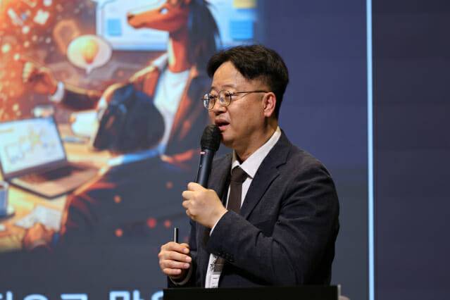 이남원 영립원소프트랩 이사가 7일 서울 강남구에서 열린 'HR테크 리더스 데이 시즌5'에서 발표하고 있다. (사진=지디넷코리아)