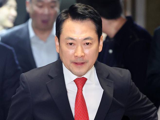 장동혁 국민의힘 대표가 서울 여의도 국회에서 열린 의원총회에 참석하고 있다. 2026.5.6/뉴스1