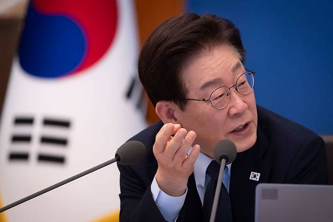 이재명 대통령이 6일 청와대에서 열린 국무회의 겸 비상경제점검회의에서 발언하고 있다. 청와대사진기자단 규