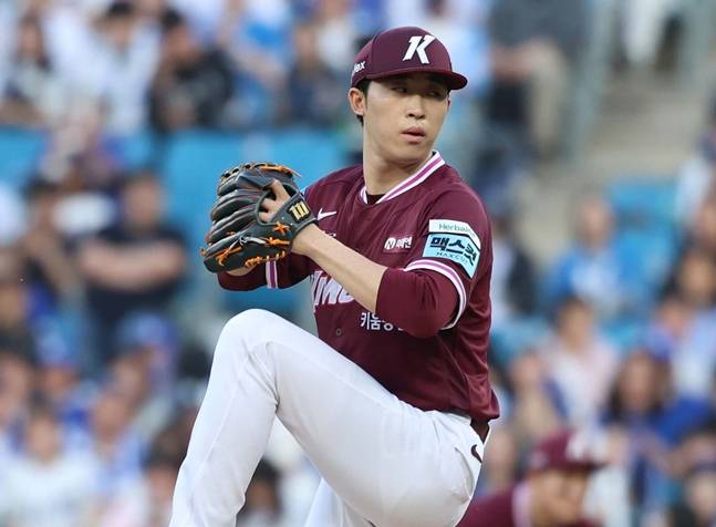 6일 선발 등판한 배동현. /사진=키움 히어로즈