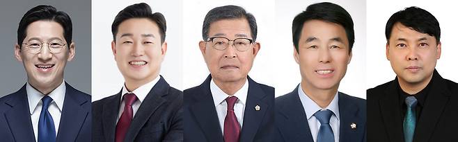 왼쪽부터 제 1선거구(더불어민주당 박병훈 후보, 국민의힘 조재환 후보), 제 2선거구 (국민의힘 김복만 후보, 더불어민주당 정옥균 후보, 무소속 황교성 후보)