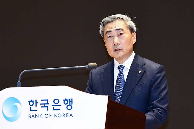 신현송 신임 한국은행 총재가 21일 서울 중구 한국은행에서 열린 취임식에서 취임사를 하고 있다. 신태현 기자 holjjak@