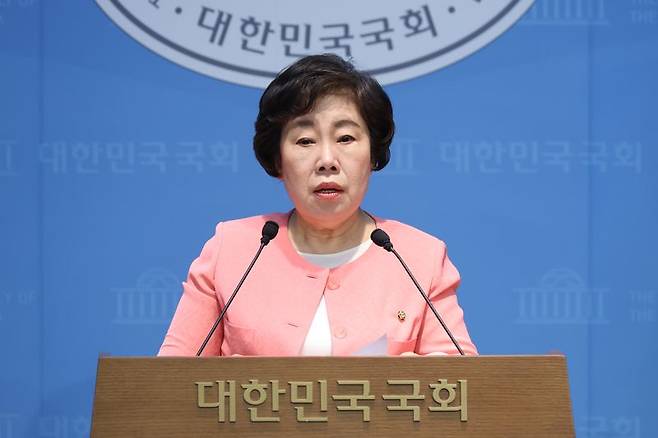조배숙 국민의힘 의원이 8일 서울 여의도 국회 소통관에서 국회부의장 선거 출마 기자회견을 하고 있다. 뉴시스